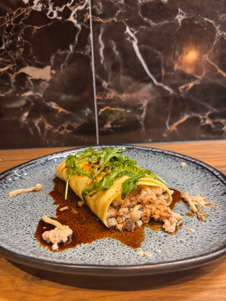 Cannellonis viande, truffe, foie gras, sauce Laquemant