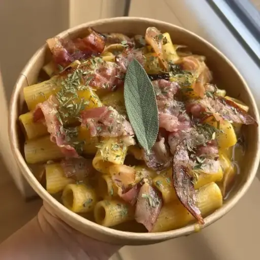 Rigatoni crème butternut, pancetta, burrata